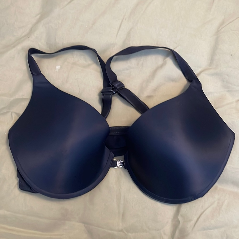 Front closure underwire push-up bra